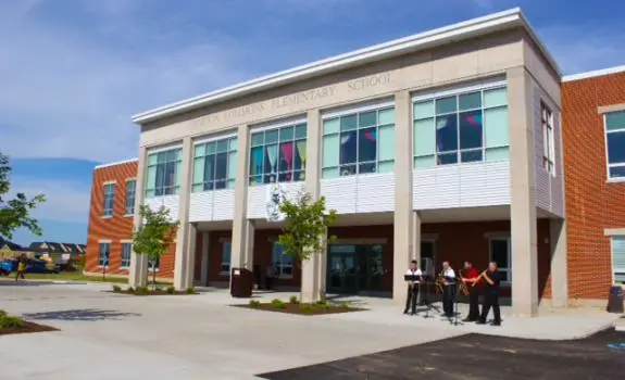 Norton Commons Elementary School building with community gathering